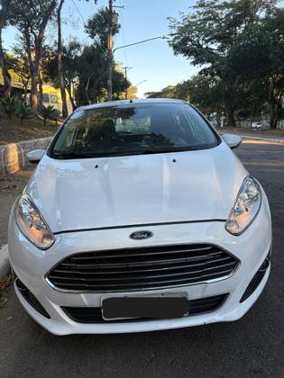 FORD FIESTA 1.6 TITANIUM HATCH 16V FLEX 4P POWERSHIFT FORD FIESTA 1.6 TITANIUM HATCH 16V FLEX 4P POWERSHIFT